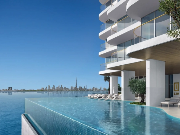 LIV Maritime Infintiy Pool mit Meersicht